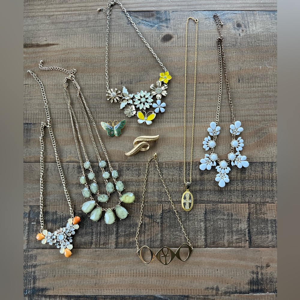 Vintage Lot of 6 Necklaces & 2 Brooches Pins (one is Monet)
